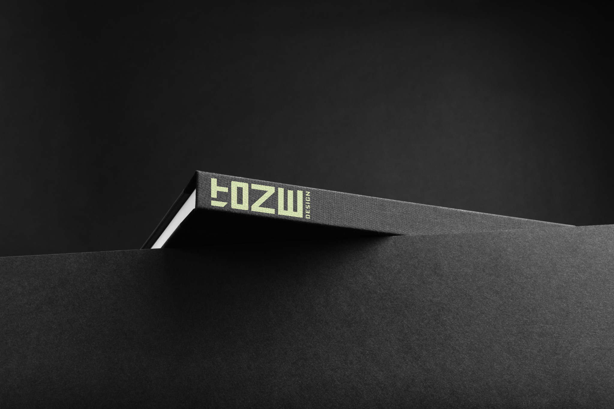 Finales Branding auf einem Binder